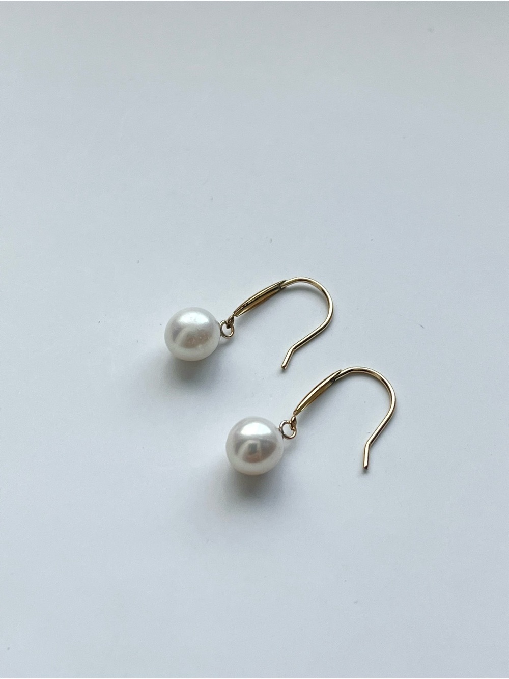 Elegant 14K Gold Filled Drop Earrings w Classic WHT Pearl (small flaw) Dangle